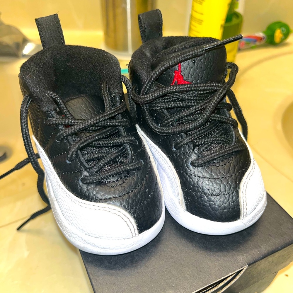 Jordan 12 “Playoffs” size 4C